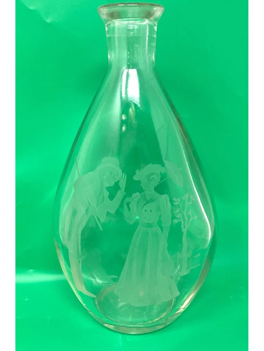 Vintage I W Harper Decanter  Courting Couple Decanter No Stopper 9